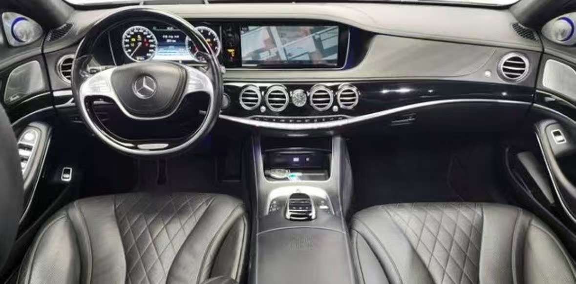Mercedes-Benz Maybach — Private Airport Transfer