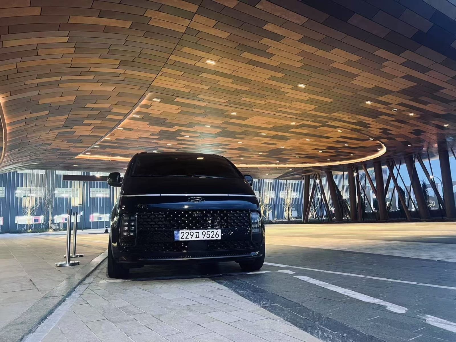 VIP Hyundai Staria — Private Airport Transfer